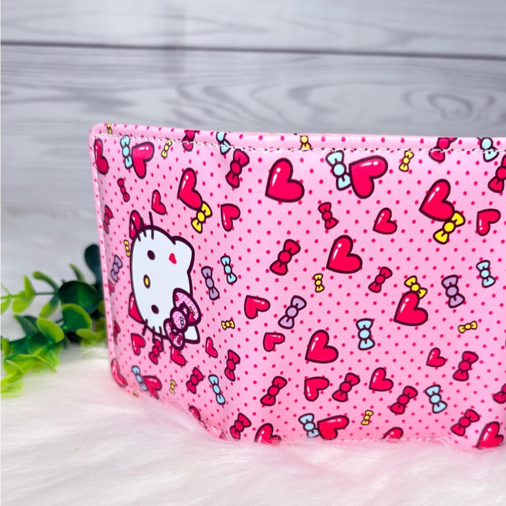 Hello Kitty Pink Heart Pattern Bifold Wallet‎ - Picture 8 of 9